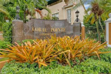 Main picture of Coral Pointe
