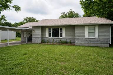 Main picture of 3128 Speight Ave