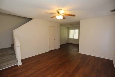 Main picture of 12 Woodrum Pl