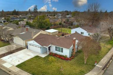 Main picture of 4928 Carmen Way