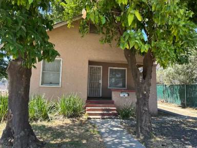 Main picture of 1032 W 2nd St