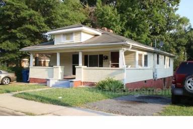 Main picture of 301 E Lawson St