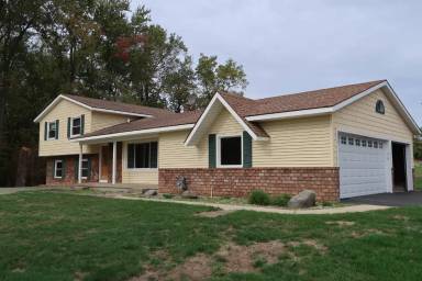 Main picture of 745 146th Ave