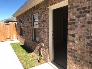 Main picture of 2601 E Garfield Ave