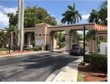 Main picture of 11890 NW 11th St