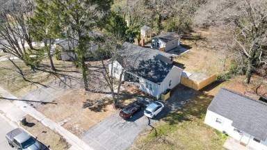 Main picture of 860 S Confederate Ave