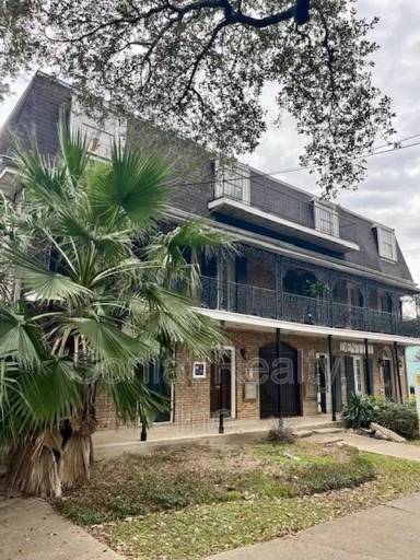 Main picture of 3301 Canal St