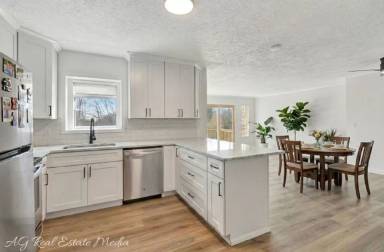 Main picture of 4220 Boudinot Ave