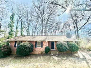 Main picture of 1498 Greenwood Ln