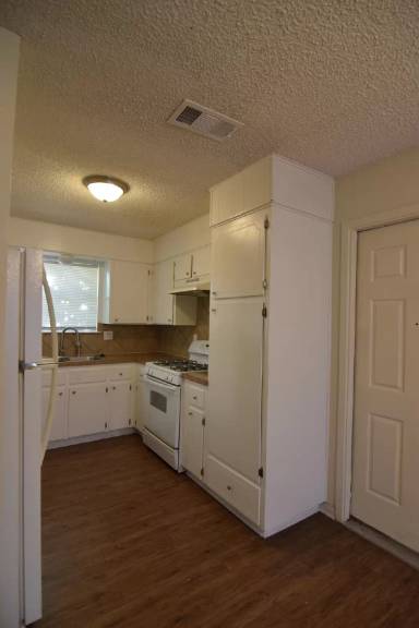 Main picture of 2213 Wheeler Ave