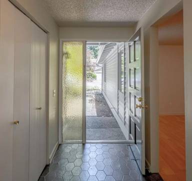 Main picture of 17123 NE 31st Pl