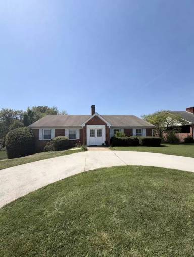 Main picture of 919 Sandusky Dr