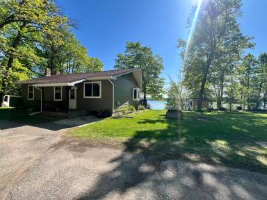 Main picture of 1926 Island View Dr NE