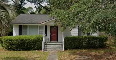 Main picture of 19 Sherwood Dr