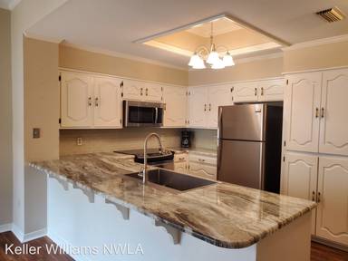 Main picture of 905 Kings Hwy