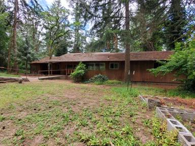 Main picture of 33744 Meeker Hill Rd NE