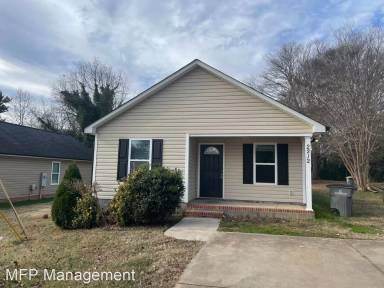 Main picture of 2212 S Ridge Ave