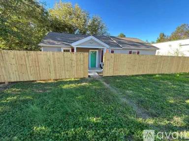 Main picture of 22 Groves St
