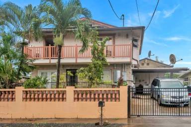 Main picture of 94-231 Kahuamo Pl