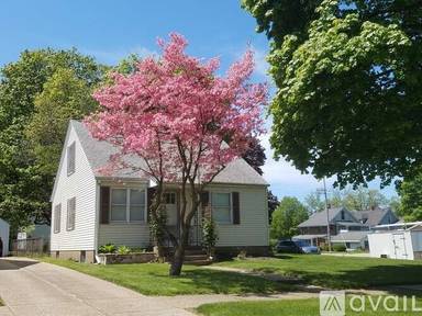 Main picture of 2204 Eastlawn Pkwy