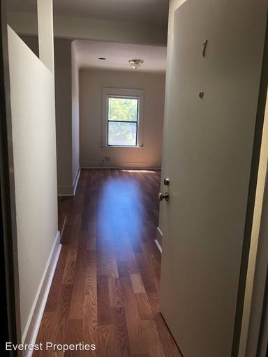 Main picture of 2031 Martin Luther King Jr Way