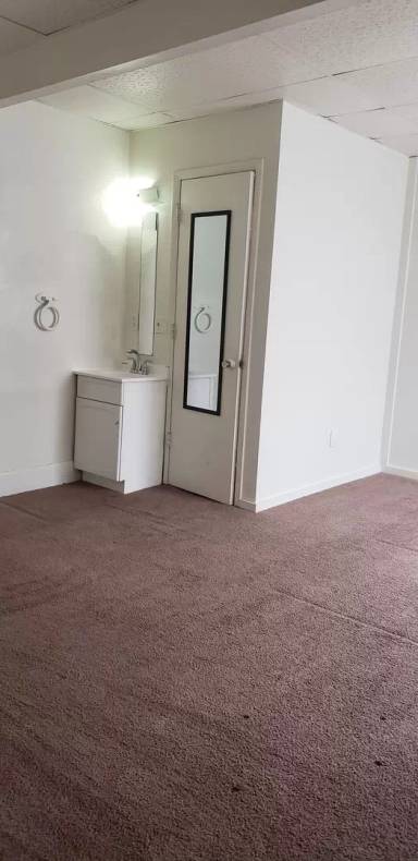 Main picture of 425 S Warren Ave