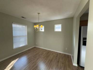 Main picture of 103 Topaz Dr