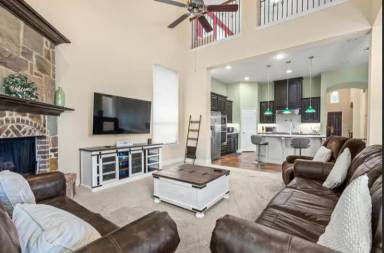Main picture of 1006 Edgefield Ln