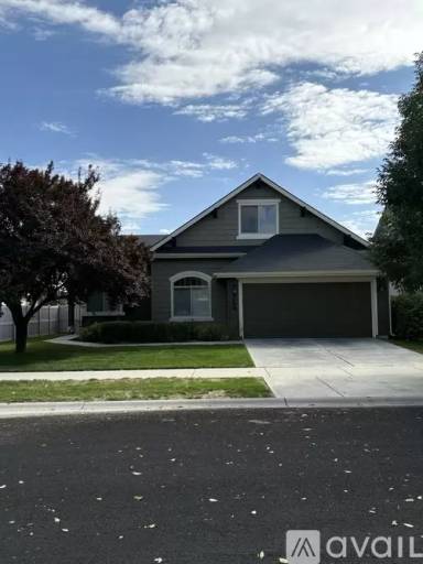 Main picture of 4694 N Maplestone Ave