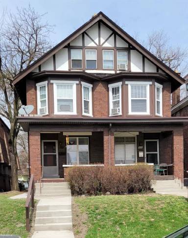 Main picture of 318 E 20th Ave