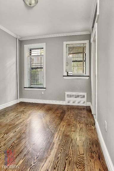 Main picture of 309 W 97th St