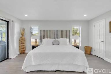 Main picture of 11 Ferris Ln
