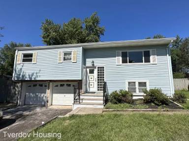 Main picture of 9 Deborah Dr