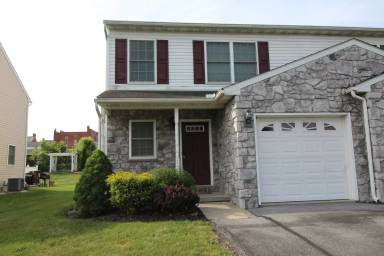 Main picture of 126 E Broad St
