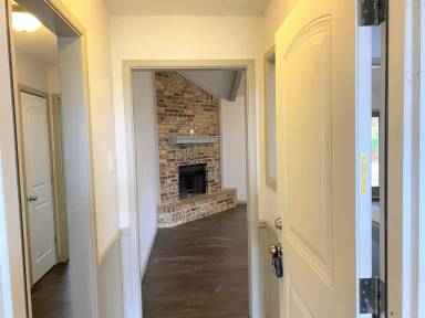 Main picture of 5501 Auburn St