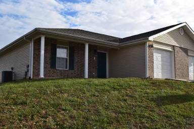 Main picture of 21049 Homer St