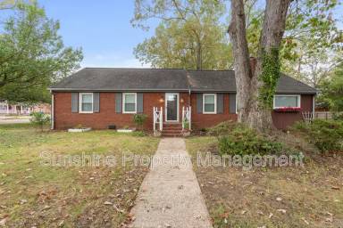 Main picture of 27 Ivy Farms Rd