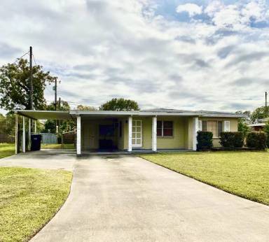 Main picture of 5041 Jasmine Cir