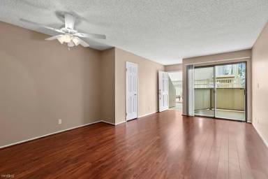 Main picture of Chatsworth Plaza Apartments