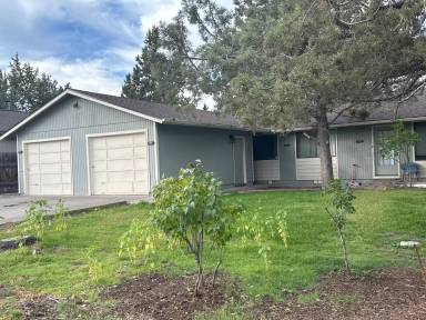 Main picture of 1887 NE Tucson Way