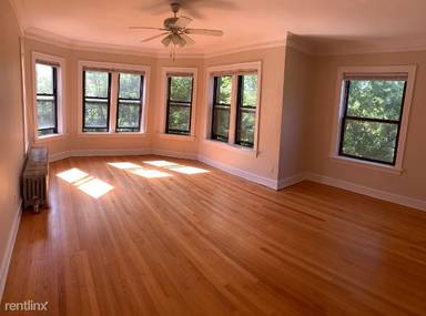 Main picture of 4455 N Artesian Ave