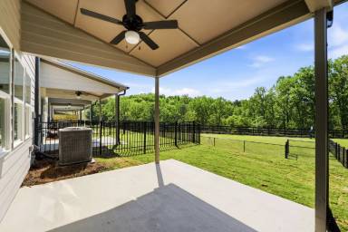 Main picture of 299 Summit View Ln