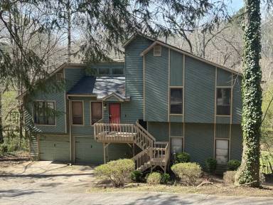 Main picture of 82 Geraldine Dr SE