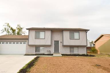 Main picture of 10631 Oak St