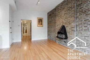 Main picture of 1343 N Wells St