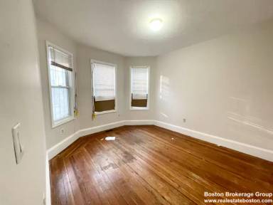 Main picture of 733 Parker St
