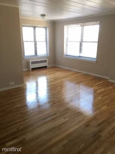 Main picture of 1360 W Touhy Ave