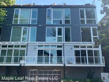 Main picture of 732 Belmont Pl E