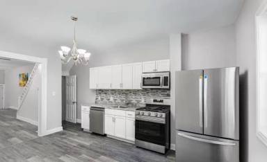 Main picture of 428 N Lakewood Ave