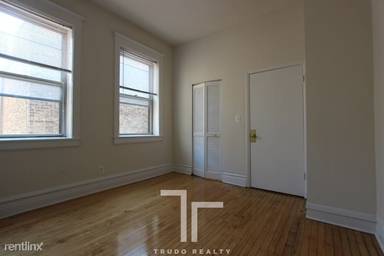 Main picture of 3919-35 N Pine Grove Ave